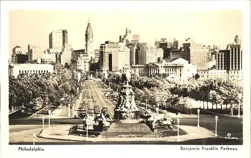 Philadelphia Pennsylvania Benjamin Franklin Parkway Washington Monument Skyline Kat. Philadelphia