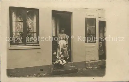 Reinfeld Holstein Wohnhaus Frau mit Kindern Kat. Reinfeld (Holstein)