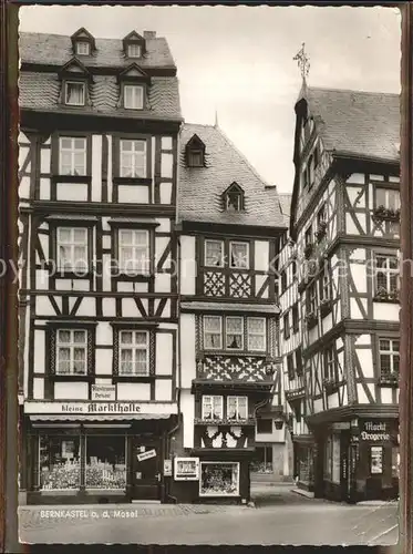 Bernkastel Kues Strassenpartie mit div.Geschaeften Kat. Bernkastel Kues