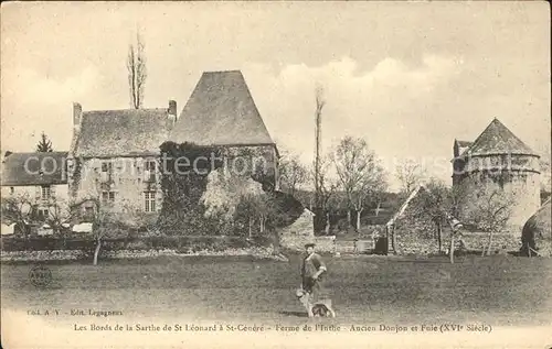 Saint-Cenere Ferme de l'Inthe Ancien Donjon et Fuie XVI siecle / Saint-Cenere /Arrond. de Laval