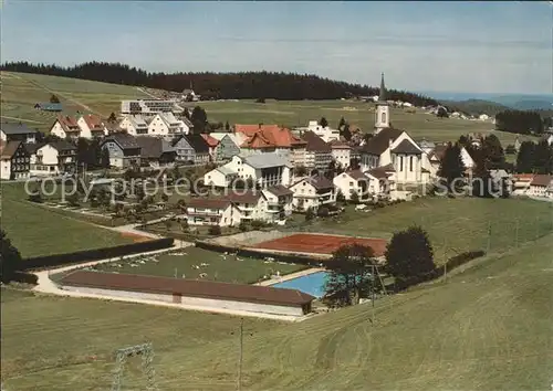 Schoenwald Schwarzwald Fliegeraufnahme Schwimmbad Kat. Schoenwald im Schwarzwald