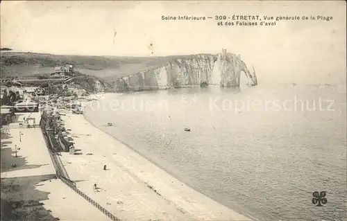 Etretat Vue generale de la Plage Falaises d aval Kat. Etretat