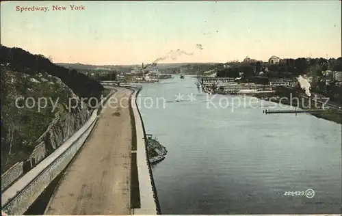 New York City Speedway River / New York /