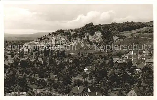 Istein Ansicht mit Isteinerklotz Bergruecken / Efringen-Kirchen /Loerrach LKR