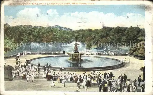 New York City Central Park May Party Fountain / New York /