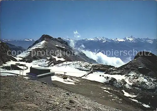 Crans Montana Restaurant et vue partielle du Glacier de la Plaine Morte Kat. Crans Montana