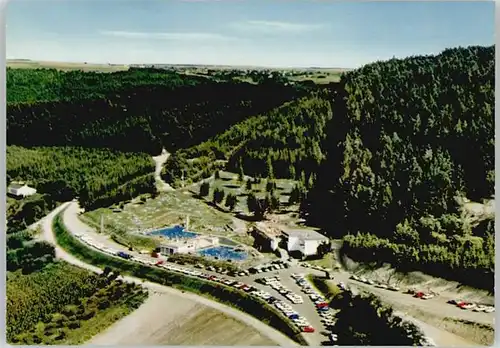 Leiwen Trier-Saarburg Leiwen Fliegeraufnahme Freibad Zummethoehe * / Leiwen /Trier-Saarburg LKR