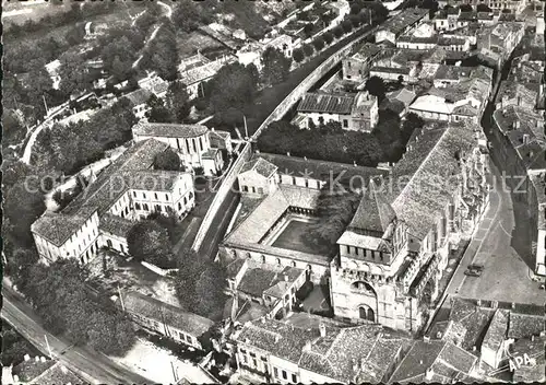 Moissac Eglise et le Cloitre vue aerienne Kat. Moissac