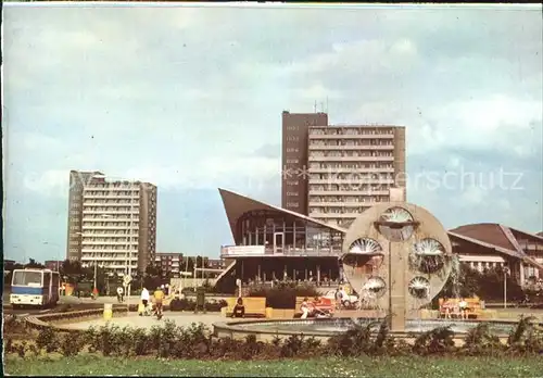 Rostock Mecklenburg Vorpommern Partie an der Kosmos Gaststaette Brunnen Suedstadt Kat. Rostock