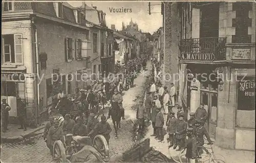 Vouziers Dorfstrasse Soldaten Pferd Kanone Kat. Vouziers