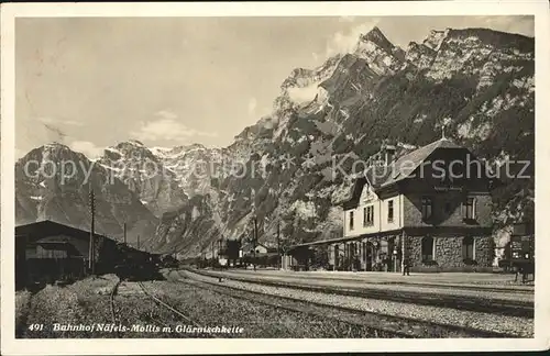 Naefels Bahnhof mit Gletscherkette / Naefels /Bz. Glarus