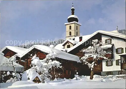 Flims Dorf Dorfpartie mit Kirche Kat. Flims Dorf