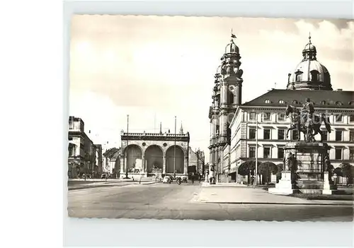 Muenchen Odeonsplatz Feldherrnhalle Theatinerkirche Kat. Muenchen