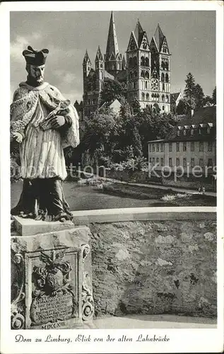 Limburg Lahn Statue Dom Blick von der alten Lahnbruecke Kat. Limburg a.d. Lahn