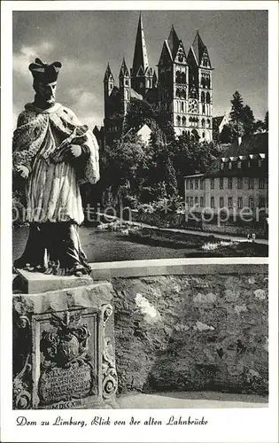 Limburg Lahn Statue Dom Blick von der alten Lahnbruecke Kat. Limburg a.d. Lahn