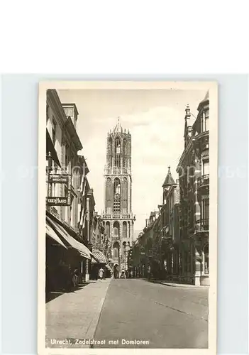 Utrecht Zadelstraat met Domtoren Kat. Utrecht