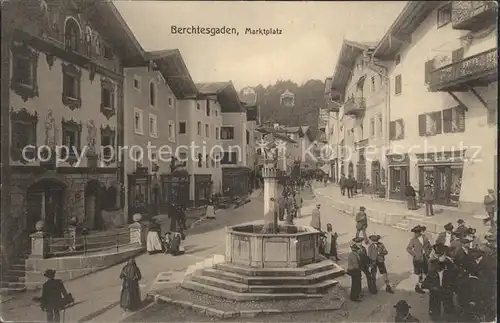 Berchtesgaden Marktplatz mit Brunnen Kat. Berchtesgaden