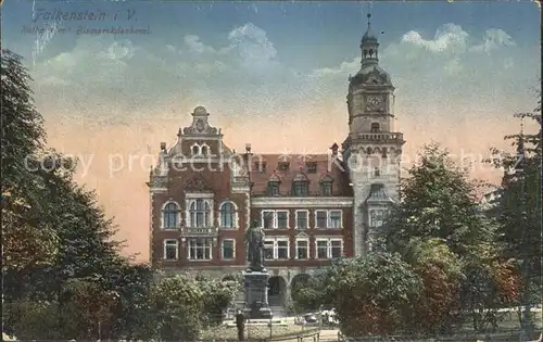 Falkenstein Vogtland Rathaus mit Bismarckdenkmal Kat. Falkenstein Vogtland