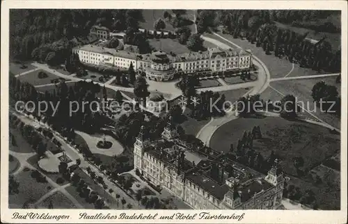 Bad Wildungen Staatl Badehotel und Hotel Fuerstenschloss Fliegeraufnahme Kat. Bad Wildungen