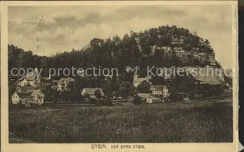 Oybin Teilansicht mit dem Berg Oybin Kat. Kurort Oybin