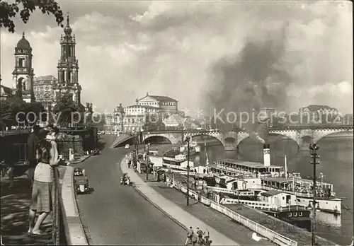 Dresden Dampferanlegestelle Blick von der Bruehlschen Terrasse Kat. Dresden Elbe