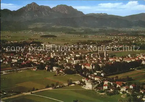 Freilassing mit Hochstaufen und Zwiesel Chiemgauer Alpen Fliegeraufnahme Kat. Freilassing