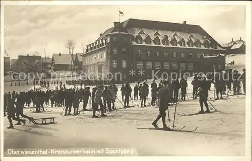 Oberwiesenthal Erzgebirge Kreisturnerheim mit Sportplatz Skifahrer Kat. Oberwiesenthal