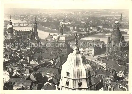 Dresden Kuppel Rathausturm Altstadt vor der Zerstoerung Sammlungen Institut und Museum fuer Geschichte der Stadt Dresden Kat. Dresden Elbe