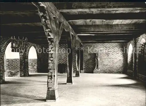 Wienhausen Kloster Halle mit Standbild der Stifterin Kat. Wienhausen