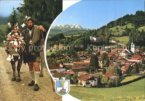 Oberstaufen Allgaeuer Almabtrieb Ortsansicht mit Kirche Blick zum Saentis Kat. Oberstaufen