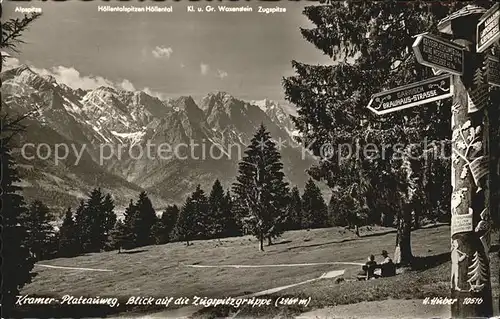 Garmisch Partenkirchen Kramer Plateauweg mit Zugspitzgruppe Kat. Garmisch Partenkirchen