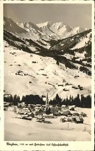 Riezlern Kleinwalsertal Vorarlberg mit Gruenhorn und Ochsenhoferkoepfe Kat. Mittelberg