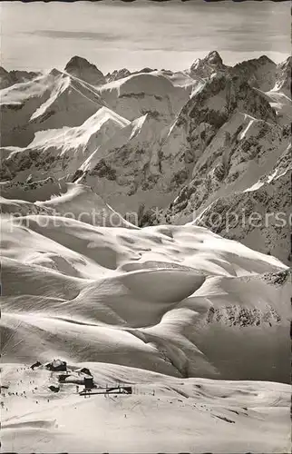 Nebelhorn Bahn Bergstation mit Marchspitze Gr Krottenkopf Hoefats Kat. Oberstdorf