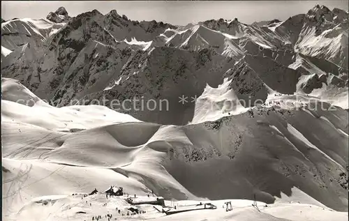 Nebelhornhaus Bergstation mit Hoefats und Krottenkopfgruppe Kat. Oberstdorf