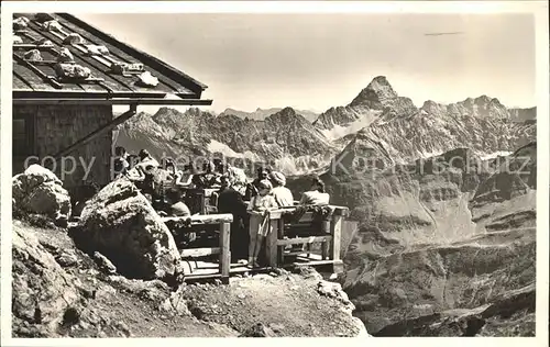 Nebelhorn Gipfelhuette mit Hochvogel Kat. Oberstdorf