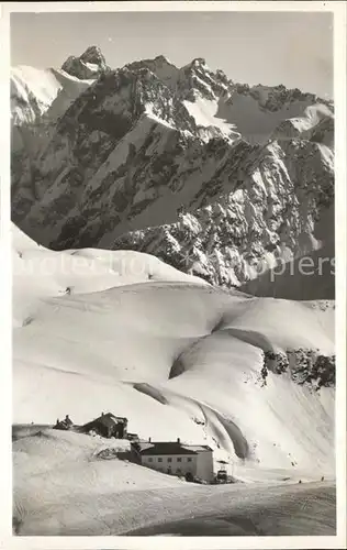 Nebelhorn Edmund Probst Haus mit Bergstation und Hoeffats Kat. Oberstdorf