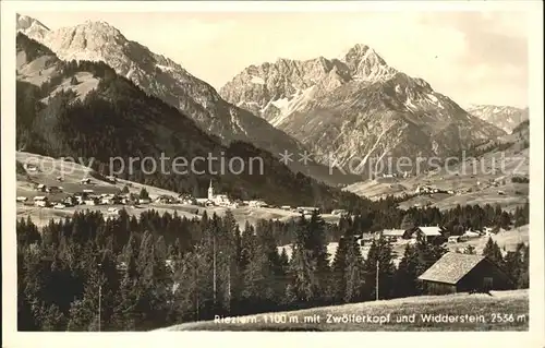 Riezlern Kleinwalsertal Vorarlberg mit Zwoelferkopf und Widderstein Kat. Mittelberg