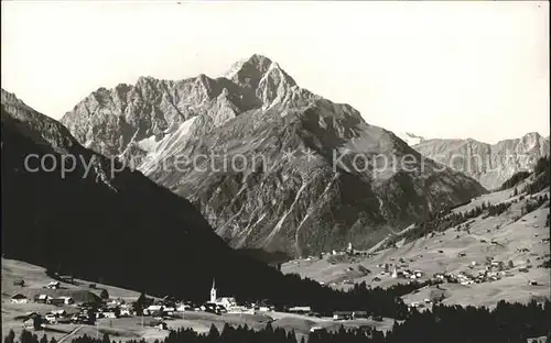 Kleinwalsertal mit Riezlern Hirschegg Mittelberg und Widderstein Kat. Oesterreich