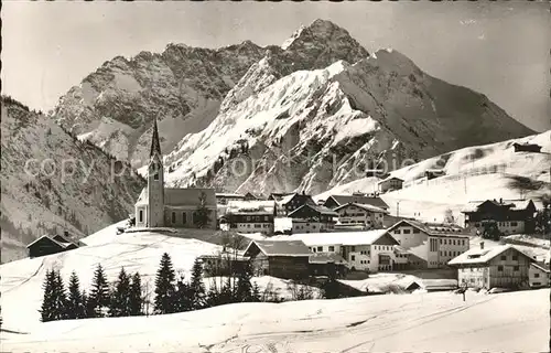 Hirschegg Kleinwalsertal Vorarlberg mit Widderstein und Baerenkopf Kat. Mittelberg