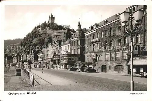 Cochem Mosel Strassenpartie mit Blick zur Burg Kat. Cochem