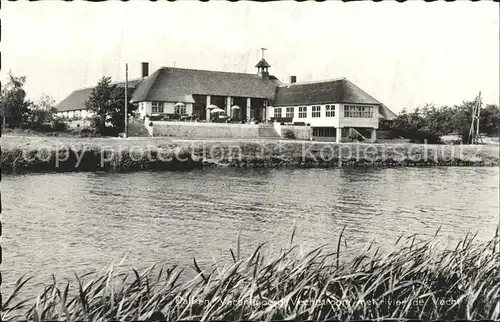 Oudleusen Vakantieoord Vechtstroom met rivier de Vecht Kat. Dalfsen