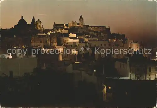 Ostuni Nachtaufnahme Kat. Brindisi