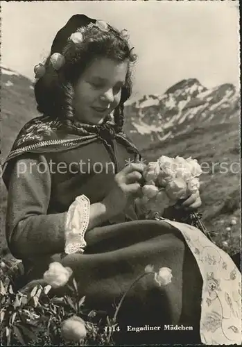 Trachten Schweiz Engadin Maedchen Blumen  Kat. Trachten