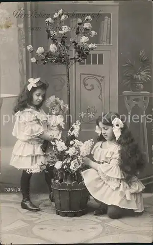 Puppen Kinder Maedchen Blumen  Kat. Spielzeug