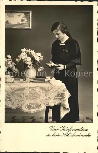 Foto Amag Nr. 65891 1 Konfirmation Maedchen Bibel Blumen  Kat. Fotografie