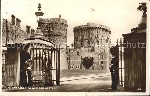 Leibgarde Wache Entrance Windsor Castle  Kat. Polizei