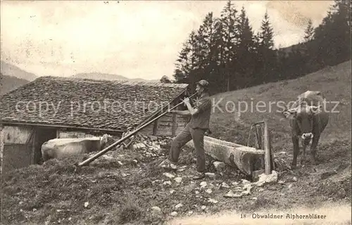 Alphorn Alphornblaeser Obwalden Kuh Traenke Kat. Musik