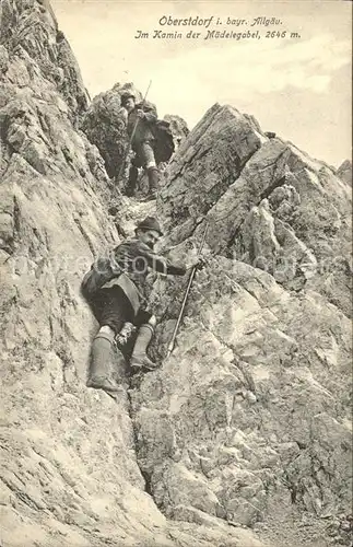 Bergsteigen Klettern Oberstdorf Allgaeu Kamin Maedelegabel / Sport /