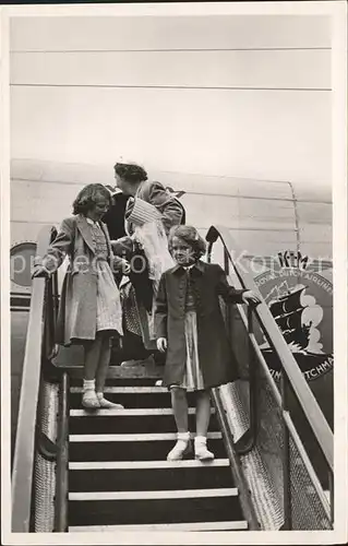 Adel Niederlande Prinzessinen Beatrix und Irene Flugzeug  Kat. Koenigshaeuser