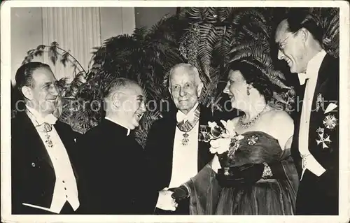 Adel Niederlande Koenigin Juliana Prinz Hendrik Netherland America Foundation Waldorf Astoria Hotel New York Vincent Impelliteri Kat. Koenigshaeuser